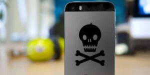 Skull symbol on smart phone.
