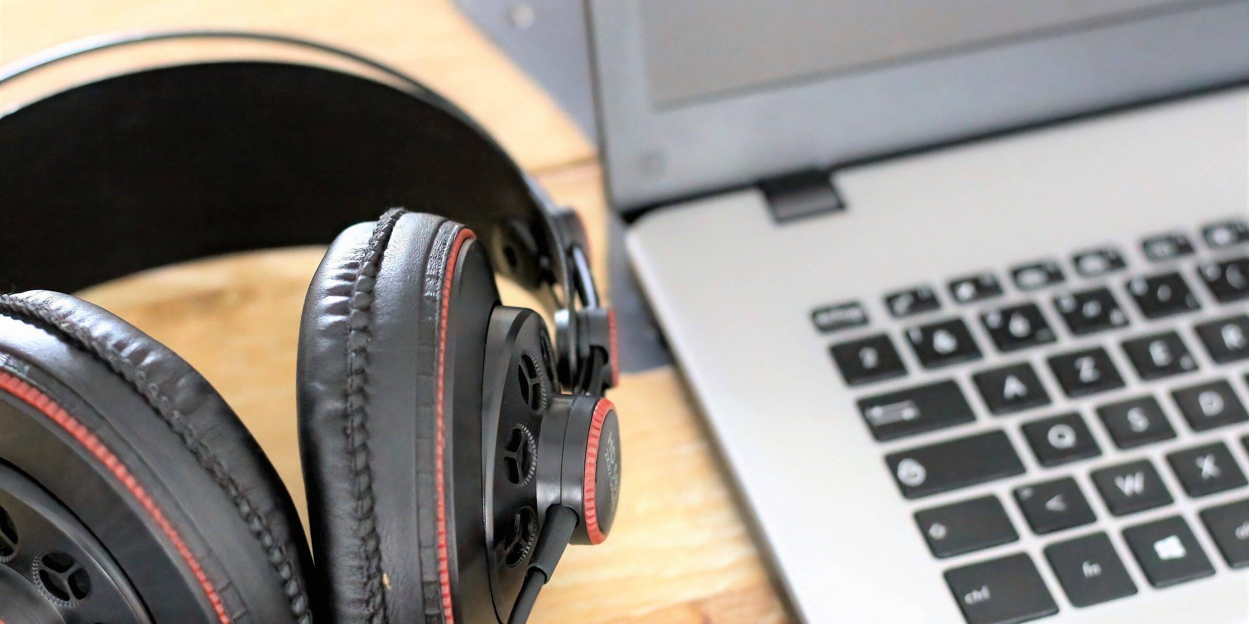 laptop headphone jack repair Sacramento_1 Laptop headphone jack repair is need for MacBook.