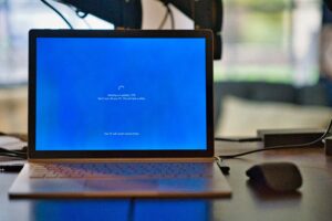 Windows 10 supporting ending: Update Windows on laptop