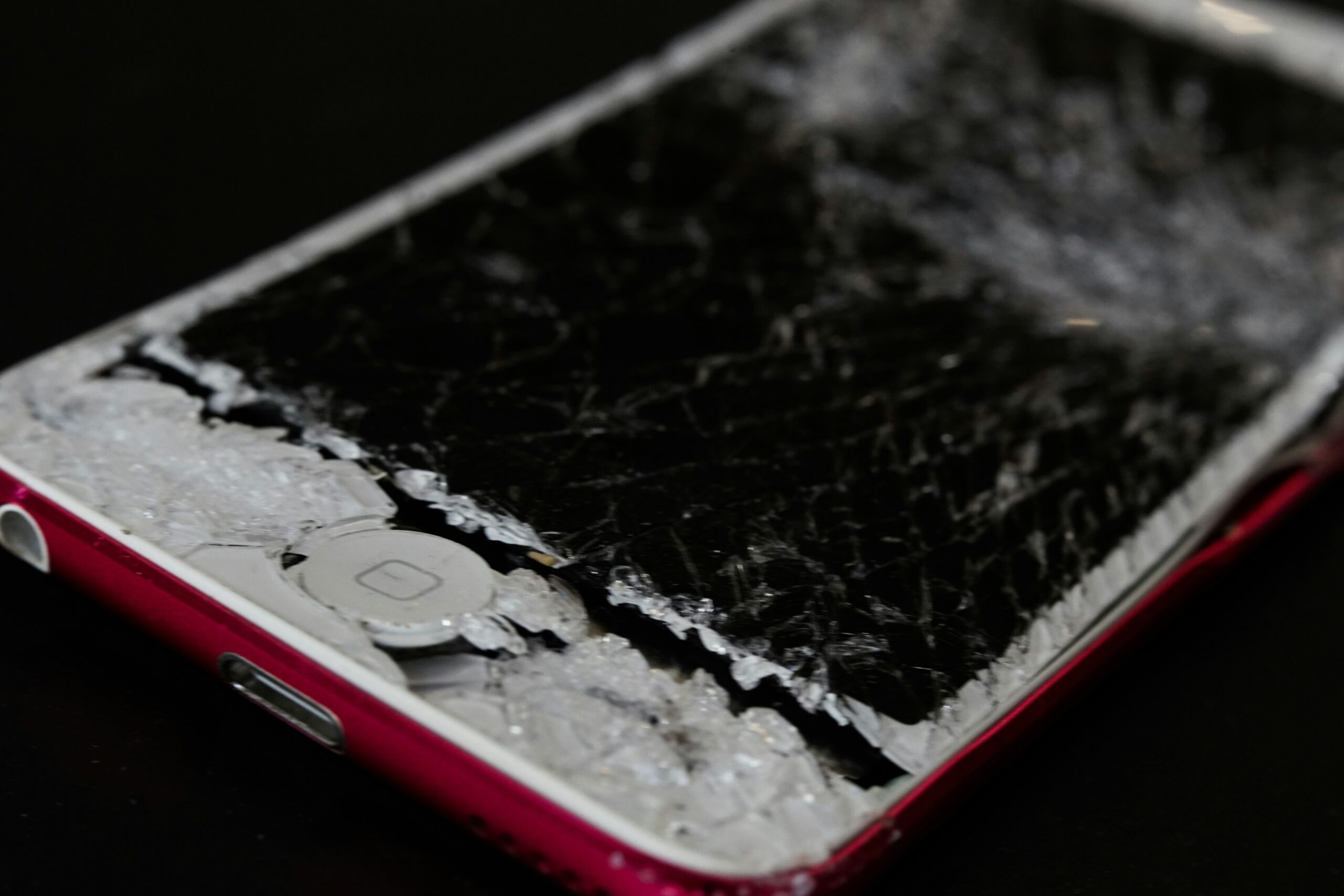 A device that needs phone screen repair near me